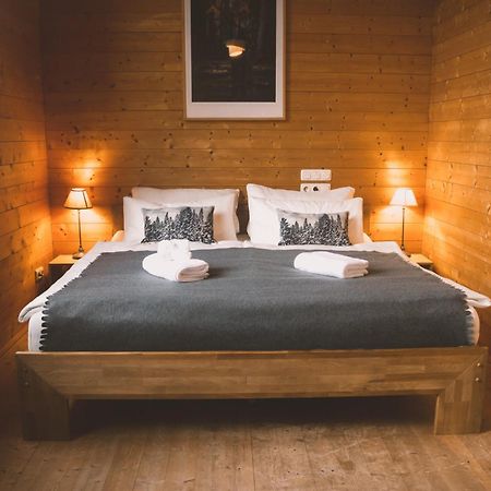 Naturnahes Familienchalet Mit Garten - Wifi - Netflix - Nur 15 Minuten Vom Chiemsee Und 35 Minuten Von Muenchen Entfernt Vogtareuth ภายนอก รูปภาพ