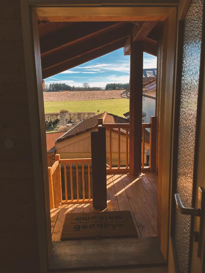 Naturnahes Familienchalet Mit Garten - Wifi - Netflix - Nur 15 Minuten Vom Chiemsee Und 35 Minuten Von Muenchen Entfernt Vogtareuth ภายนอก รูปภาพ